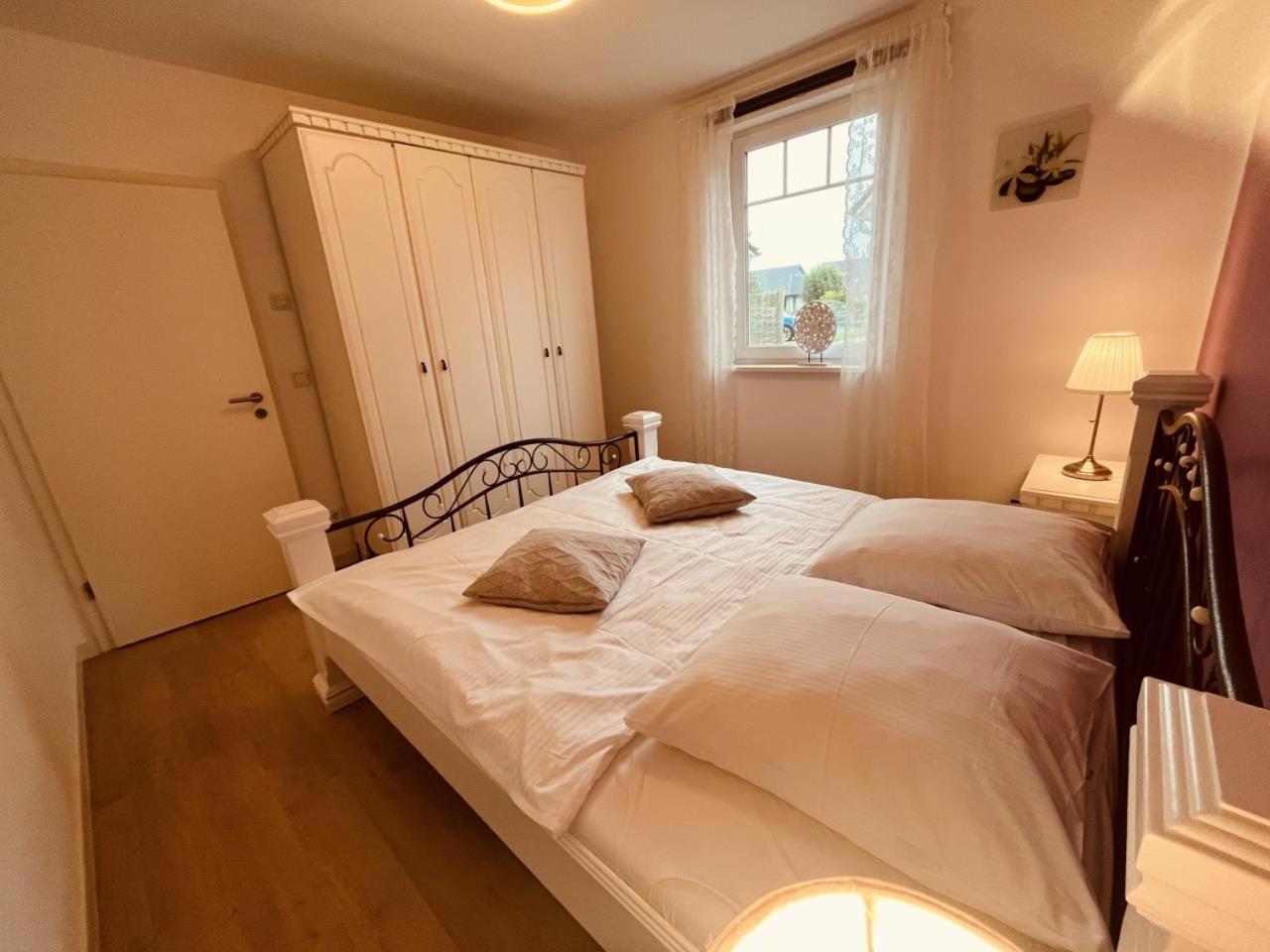 Ferienwohnung Asia In Born Bagian luar foto
